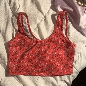 bandanna patturn crop top